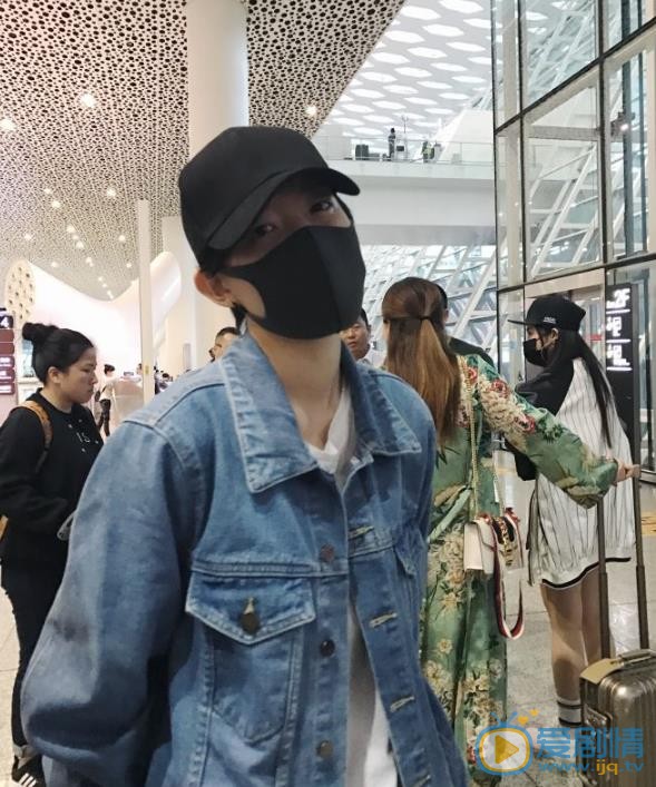 李斯丹妮机场路透照 李斯丹妮高清写真_李斯丹妮高清剧照
