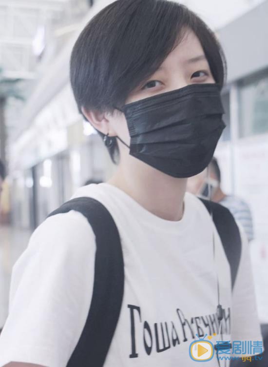 李斯丹妮机场路透照 李斯丹妮高清写真_李斯丹妮高清剧照