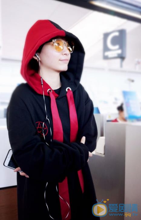 李斯丹妮机场路透照 李斯丹妮高清写真_李斯丹妮高清剧照