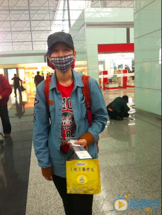 李斯丹妮机场路透照 李斯丹妮高清写真_李斯丹妮高清剧照