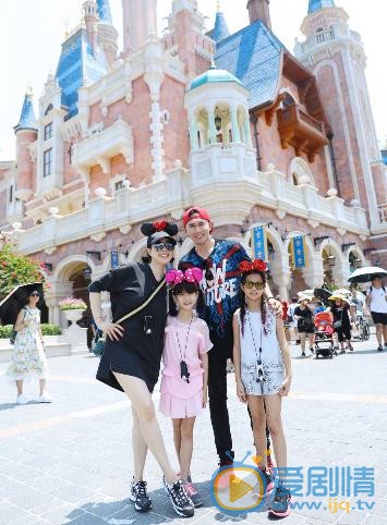 钟丽缇家人合照写真 钟丽缇高清写真_钟丽缇高清剧照
