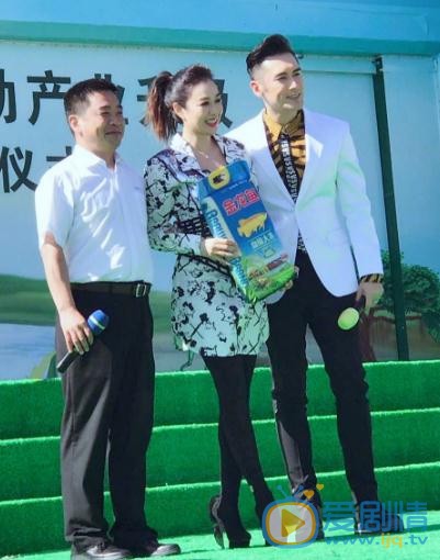 钟丽缇和张伦硕合照写真 钟丽缇高清写真_钟丽缇高清剧照