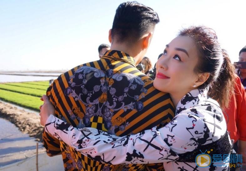 钟丽缇和张伦硕合照写真 钟丽缇高清写真_钟丽缇高清剧照