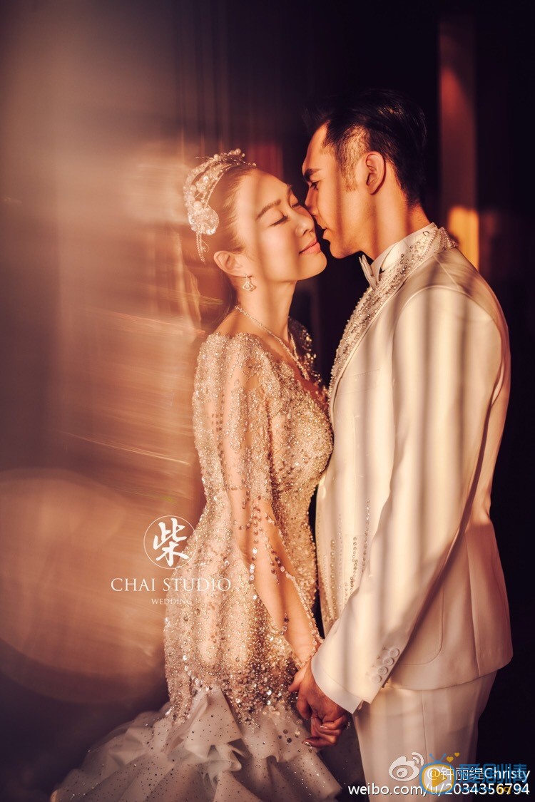 钟丽缇钟丽缇张伦硕婚纱照 钟丽缇高清写真_钟丽缇高清剧照