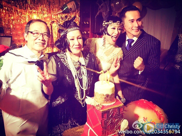钟丽缇家人合照写真 钟丽缇高清写真_钟丽缇高清剧照