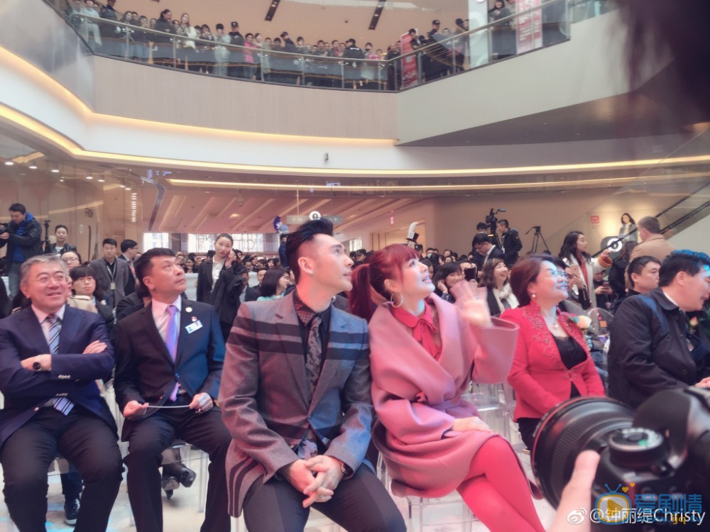钟丽缇和张伦硕合照写真 钟丽缇高清写真_钟丽缇高清剧照