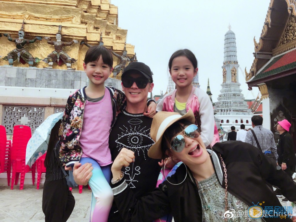 钟丽缇家人合照写真 钟丽缇高清写真_钟丽缇高清剧照