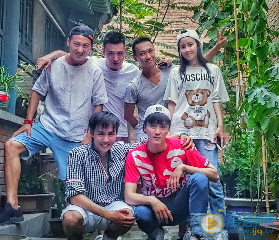 于了一与人合照 于了一高清写真_于了一高清剧照