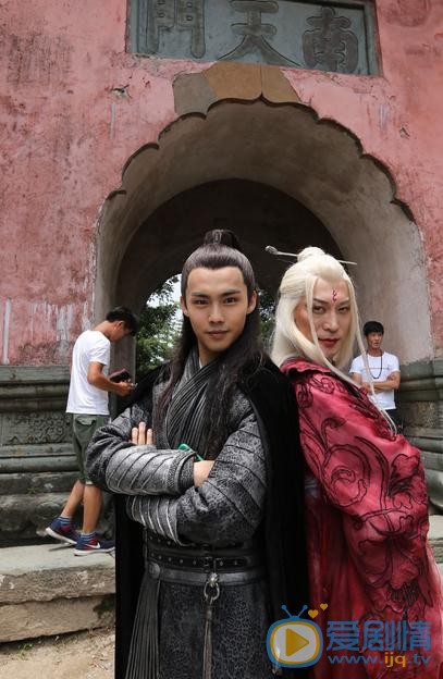 于了一与人合照 于了一高清写真_于了一高清剧照