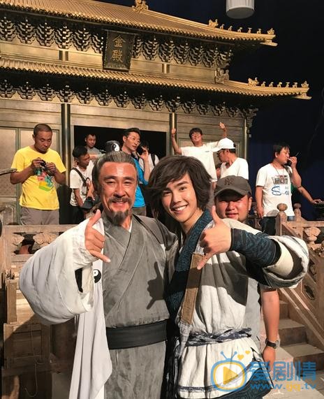 于了一与人合照 于了一高清写真_于了一高清剧照