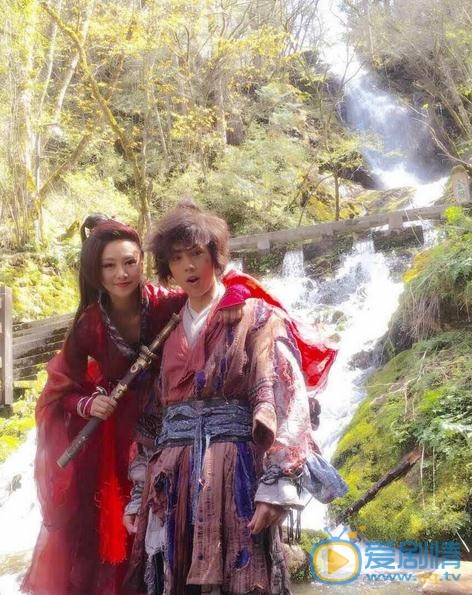 于了一与人合照 于了一高清写真_于了一高清剧照