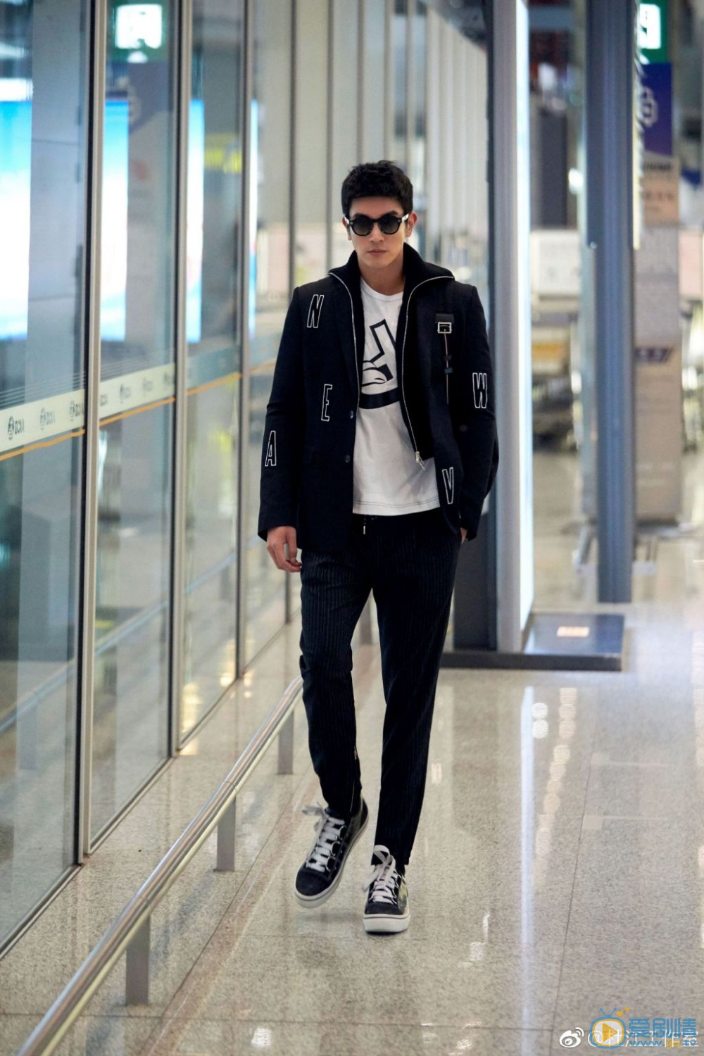 杜江机场照写真 杜江高清写真_杜江高清剧照