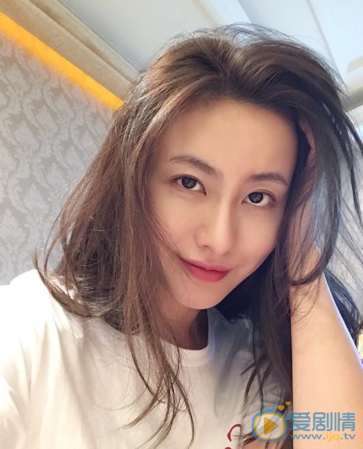 万潼生活照 万潼高清写真_万潼高清剧照