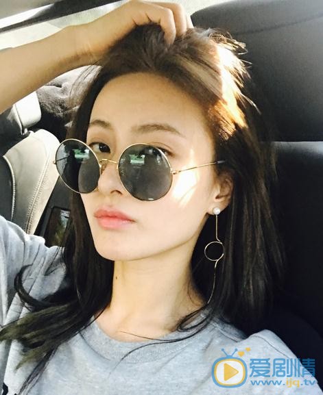 万潼生活照 万潼高清写真_万潼高清剧照