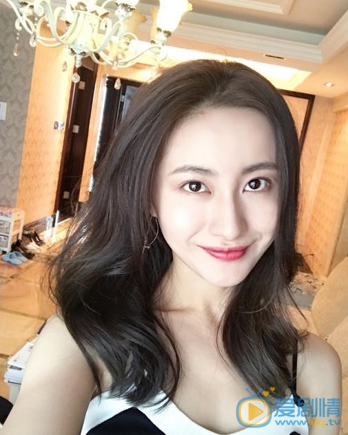 万潼生活照 万潼高清写真_万潼高清剧照