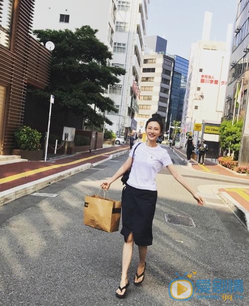 万潼生活照 万潼高清写真_万潼高清剧照