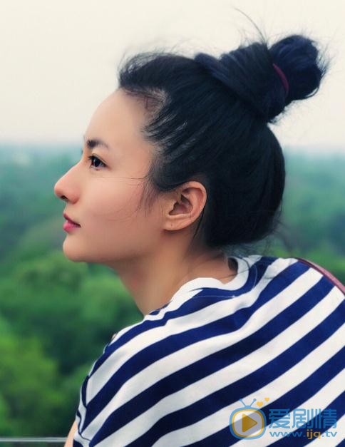 万潼生活照 万潼高清写真_万潼高清剧照