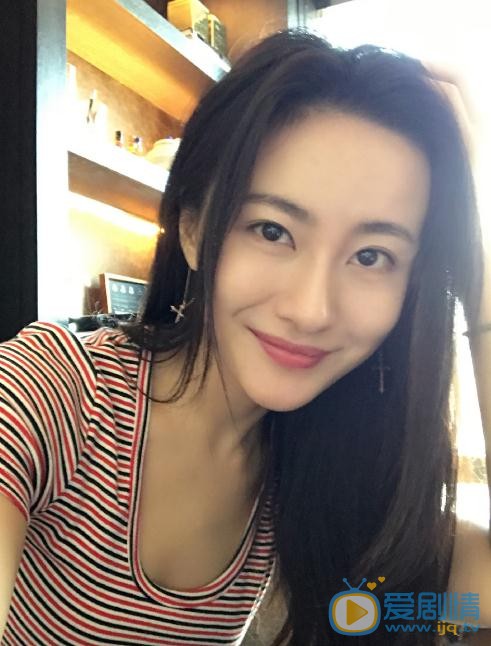 万潼生活照 万潼高清写真_万潼高清剧照
