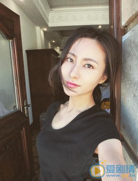 万潼生活照 万潼高清写真_万潼高清剧照