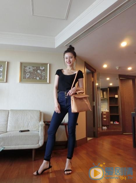 万潼生活照 万潼高清写真_万潼高清剧照