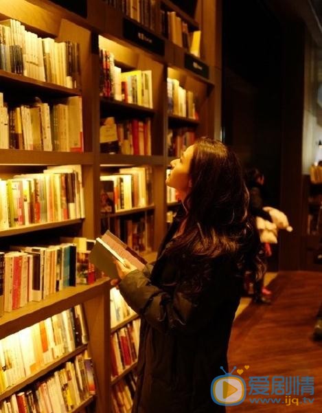 万潼生活照 万潼高清写真_万潼高清剧照