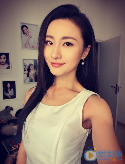 万潼生活照 万潼高清写真_万潼高清剧照