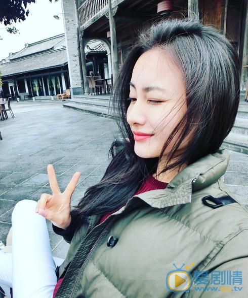 万潼生活照 万潼高清写真_万潼高清剧照