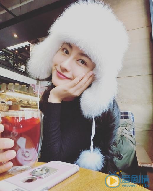 万潼生活照 万潼高清写真_万潼高清剧照