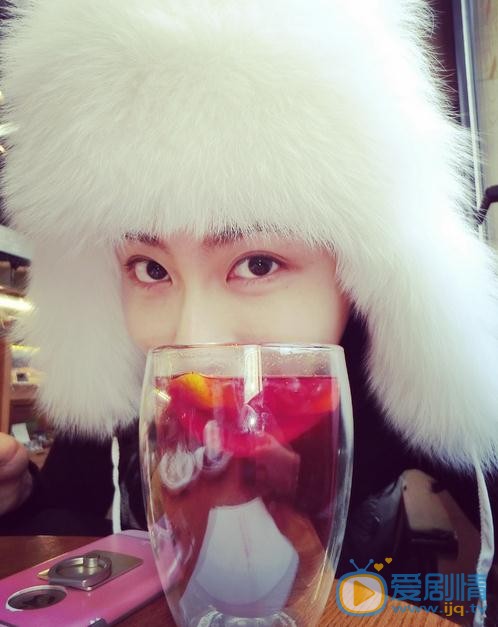 万潼生活照 万潼高清写真_万潼高清剧照