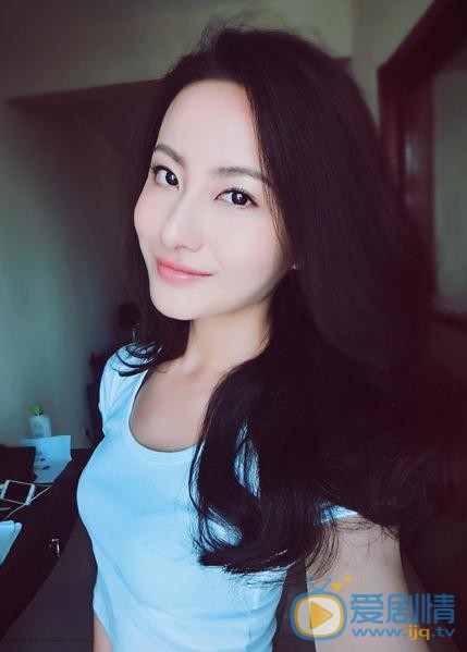 万潼生活照 万潼高清写真_万潼高清剧照