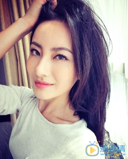 万潼生活照 万潼高清写真_万潼高清剧照