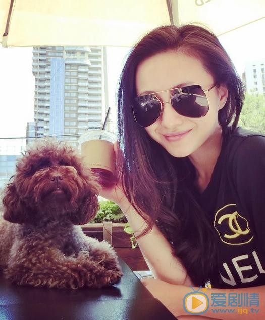 万潼生活照 万潼高清写真_万潼高清剧照