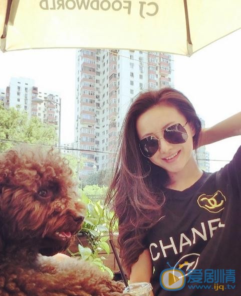 万潼生活照 万潼高清写真_万潼高清剧照