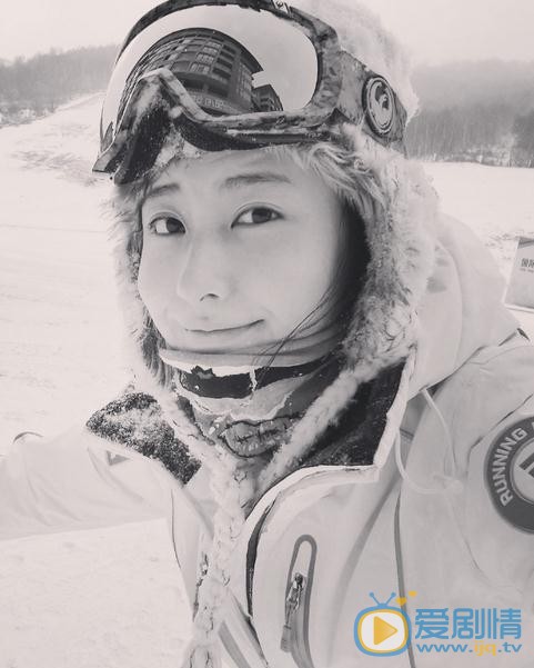 万潼滑雪照 万潼高清写真_万潼高清剧照