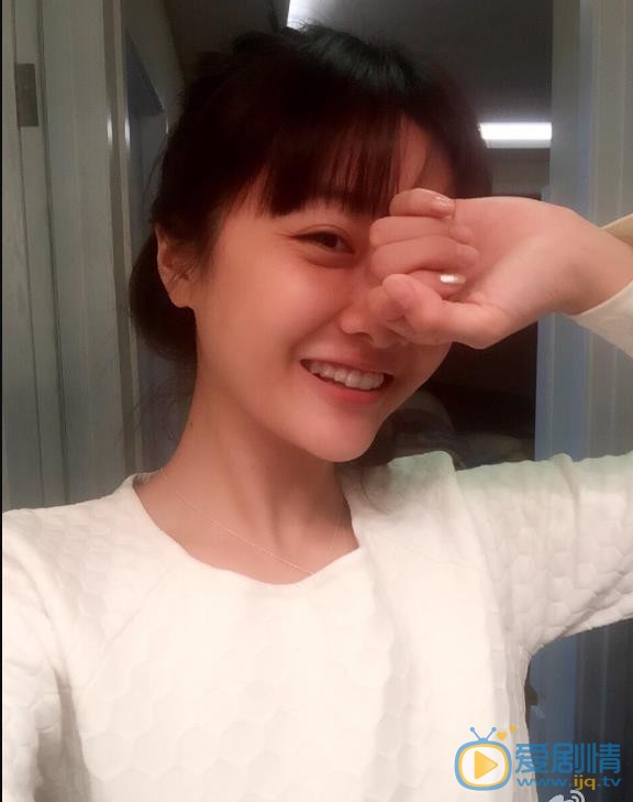 曹苑嘟嘴卖萌照 曹苑高清写真_曹苑高清剧照