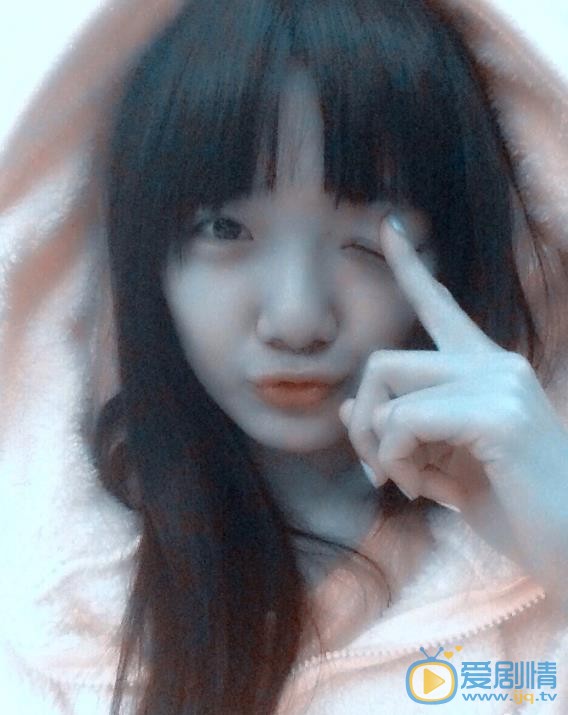 曹苑嘟嘴卖萌照 曹苑高清写真_曹苑高清剧照