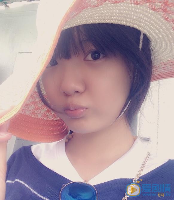 曹苑嘟嘴卖萌照 曹苑高清写真_曹苑高清剧照