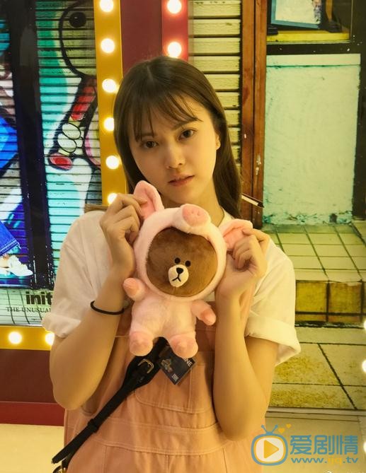 徐艺方街拍写真 徐艺方高清写真_徐艺方高清剧照