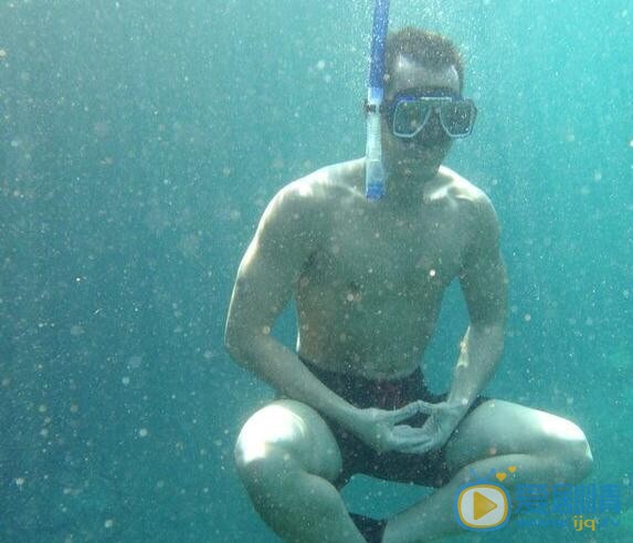 张孝全水中照 张孝全高清写真_张孝全高清剧照