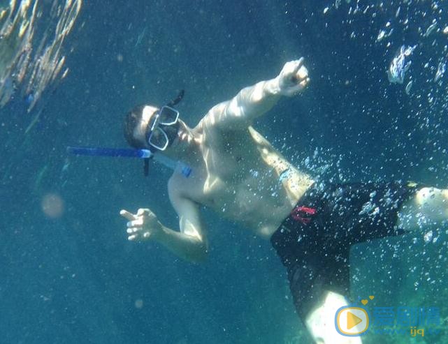 张孝全水中照 张孝全高清写真_张孝全高清剧照