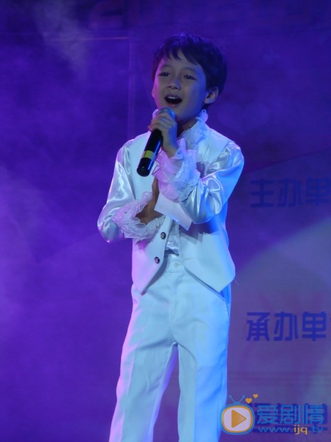 黄星羱舞台表演照 黄星羱高清写真_黄星羱高清剧照