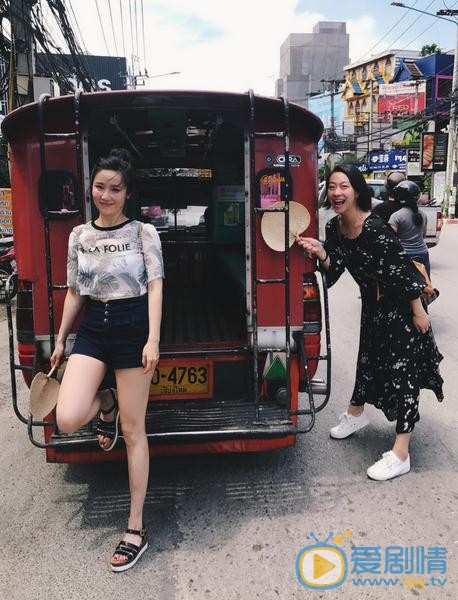 张彤与人合照 张彤高清写真_张彤高清剧照