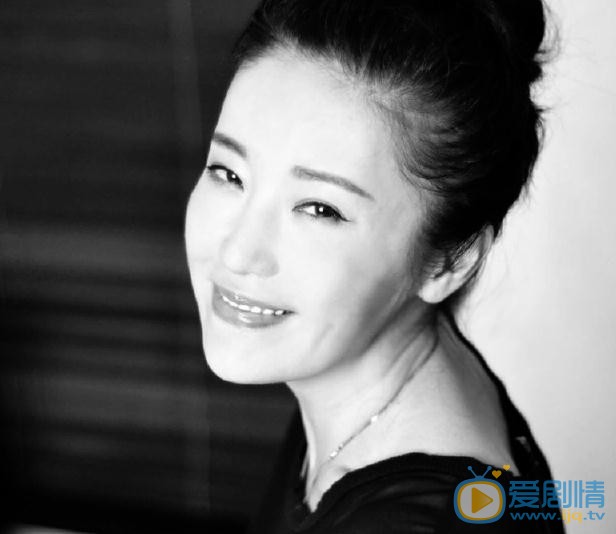 张彤黑白写真 张彤高清写真_张彤高清剧照