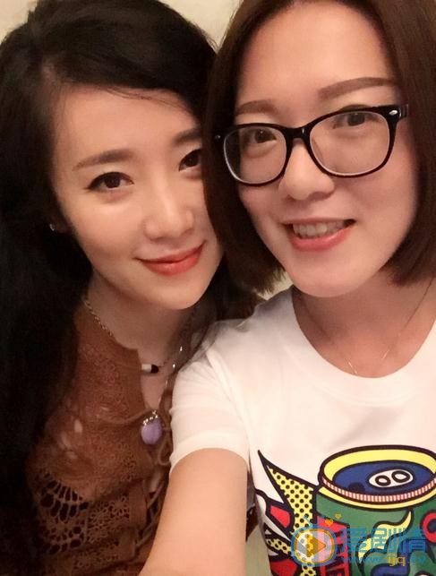 张彤与人合照 张彤高清写真_张彤高清剧照