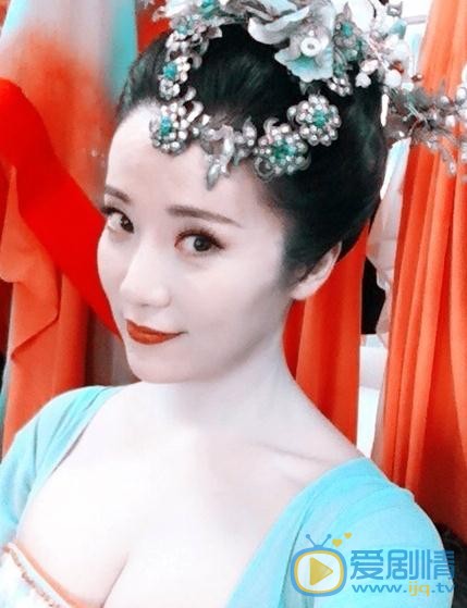 张彤片场照 张彤高清写真_张彤高清剧照