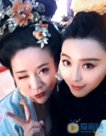 张彤片场照 张彤高清写真_张彤高清剧照