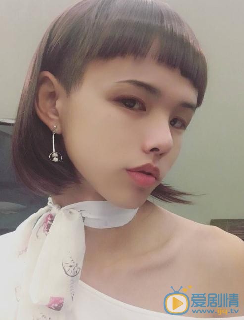 艾克里里女装照 艾克里里高清写真_艾克里里高清剧照