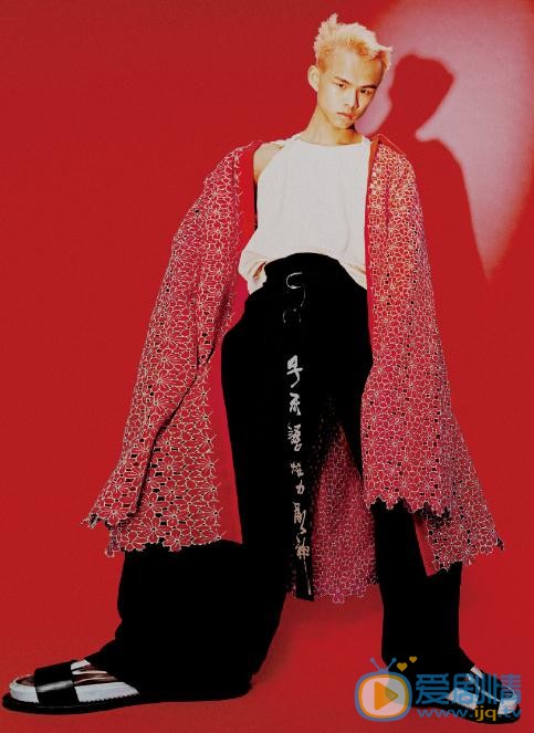 艾克里里时尚写真 艾克里里高清写真_艾克里里高清剧照