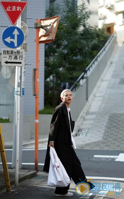艾克里里时尚街拍 艾克里里高清写真_艾克里里高清剧照