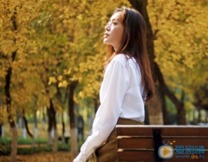 赵多娜秋日写真 赵多娜高清写真_赵多娜高清剧照